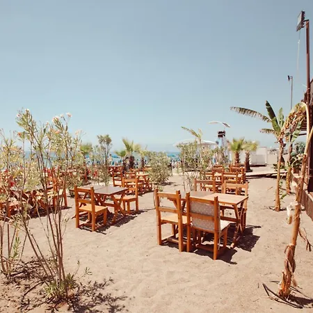 فندق Laren Sea Side