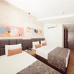 Hotel Laren Sea Side