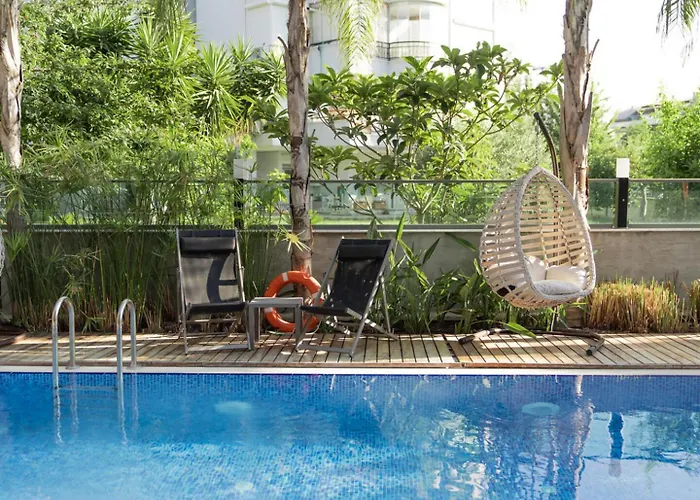 Hotel Laren Sea Side 4*