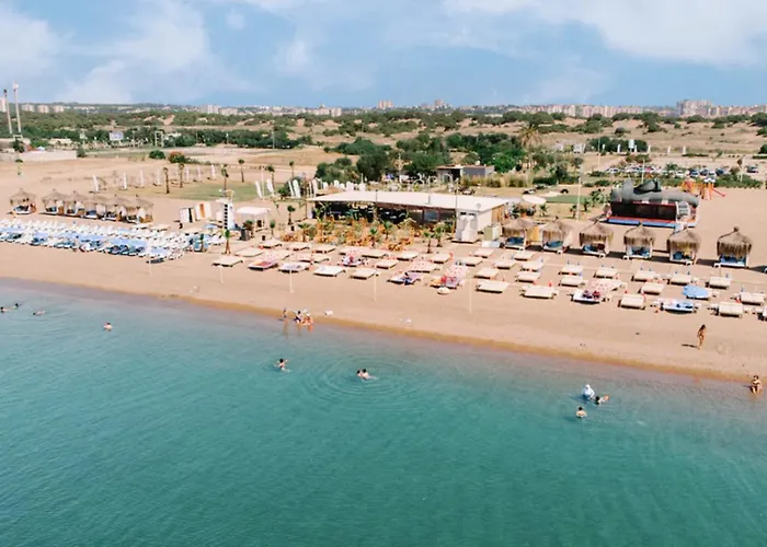 Hotel Laren Sea Side